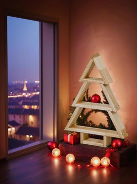 





                                                    ЛУНД ёлочка настольная